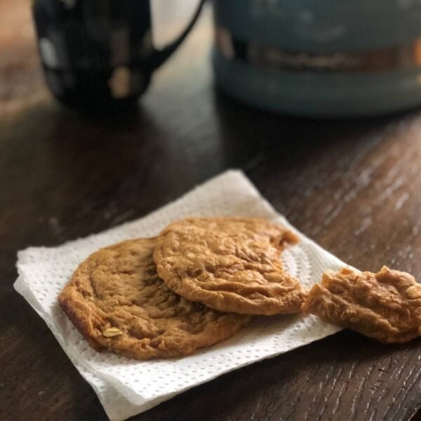 Recette biscuits à la citrouille épicée (pumpkin spice) avec glaçage. Gâterie d'automne faible en sucre et saine de la Clinique Maigrir en Santé.