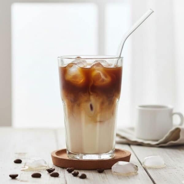 Recette café glacé faible en sucre et léger. Boisson rafraîchissante et saine pour la perte de poids, recette de Clinique Maigrir en Santé.